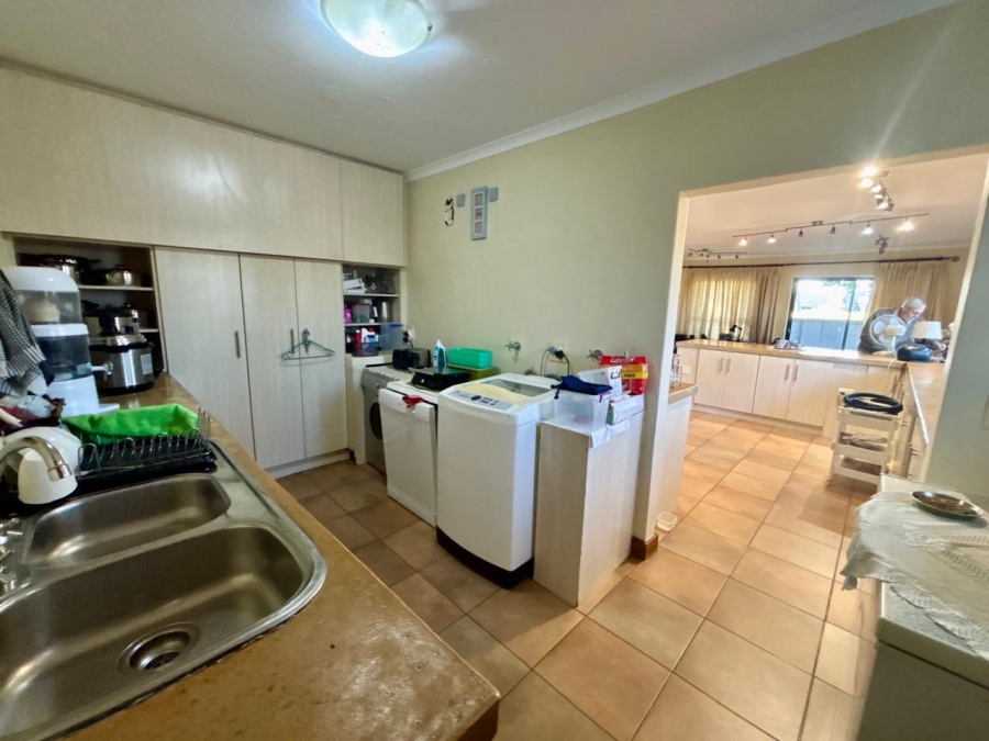 3 Bedroom Property for Sale in Eikenbosch Western Cape